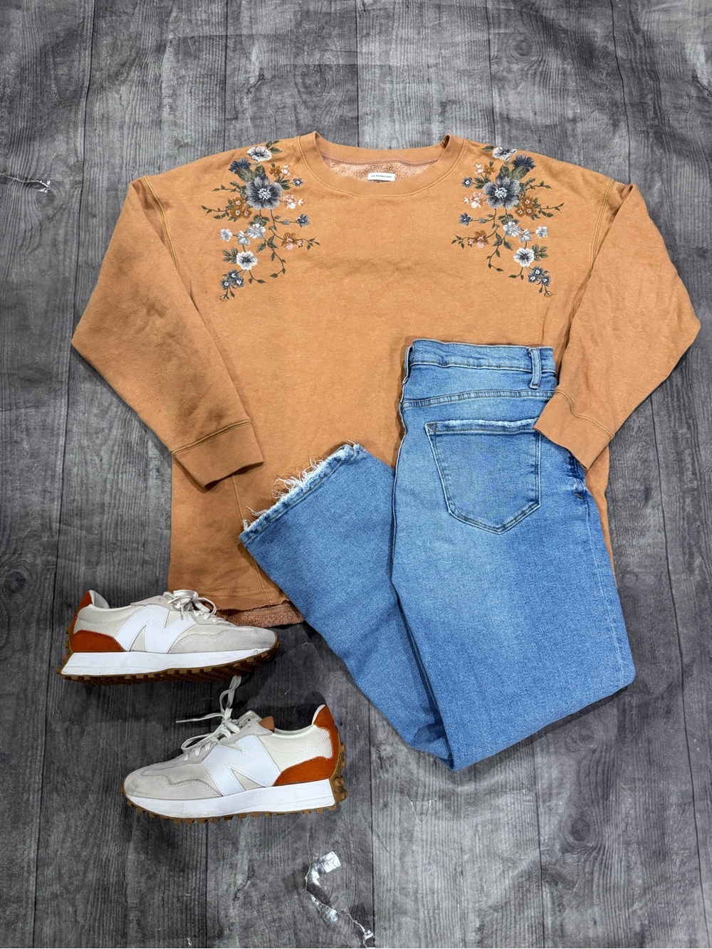 American Eagle Embroidered Floral Crewneck Sweatshirt - Tan